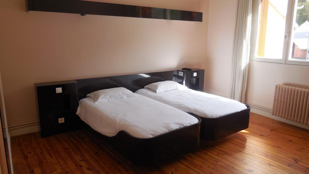 Logis Hotel Restaurant Des Voyageurs Pont-de-Salars Zimmer foto