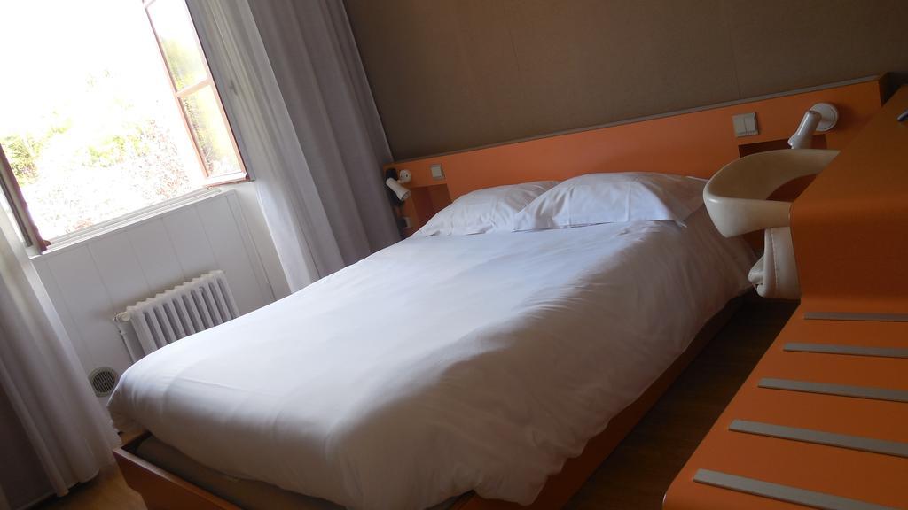 Logis Hotel Restaurant Des Voyageurs Pont-de-Salars Zimmer foto