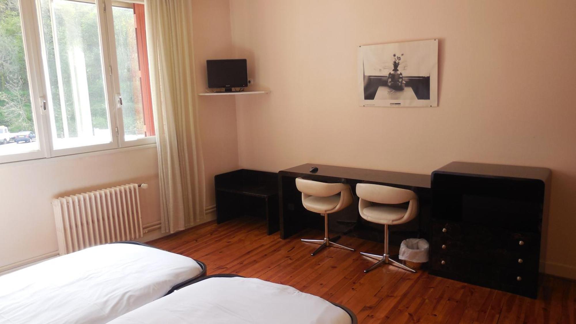 Logis Hotel Restaurant Des Voyageurs Pont-de-Salars Zimmer foto